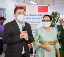 Открытие Учебного Швейного Центра Послом Китая и Президентом Конгресса Женщин Кыргызстана